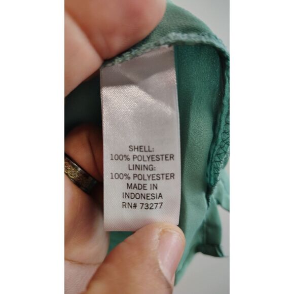 EVRI 0X Women's Sage Green Short Sleeve V-Neck Button Up Top - Picture 3 of 6